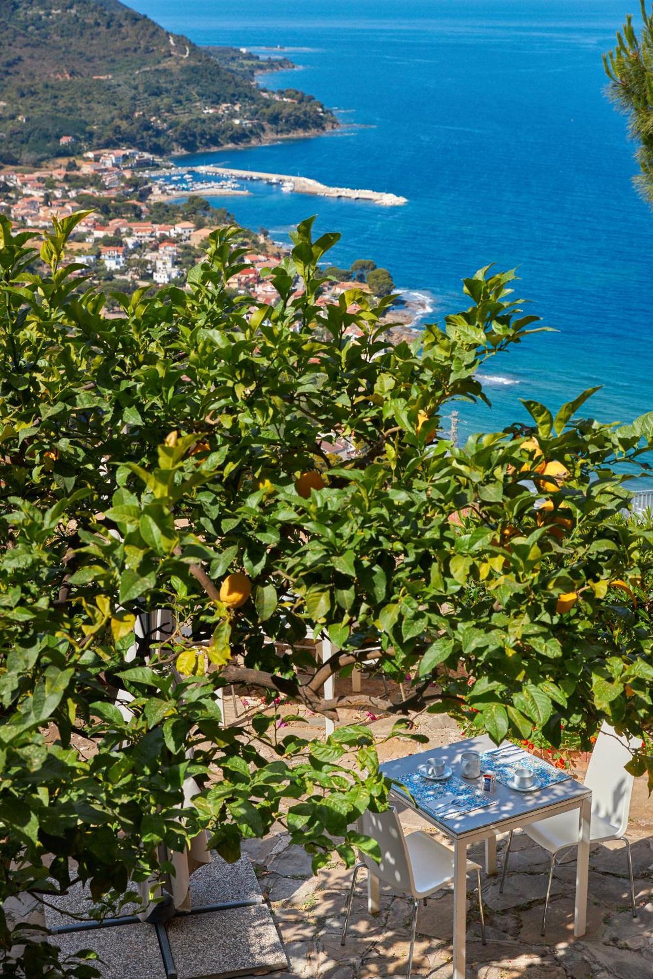 Residenza D'Epoca Tamara Lejlighedshotel Castellabate Eksteriør billede