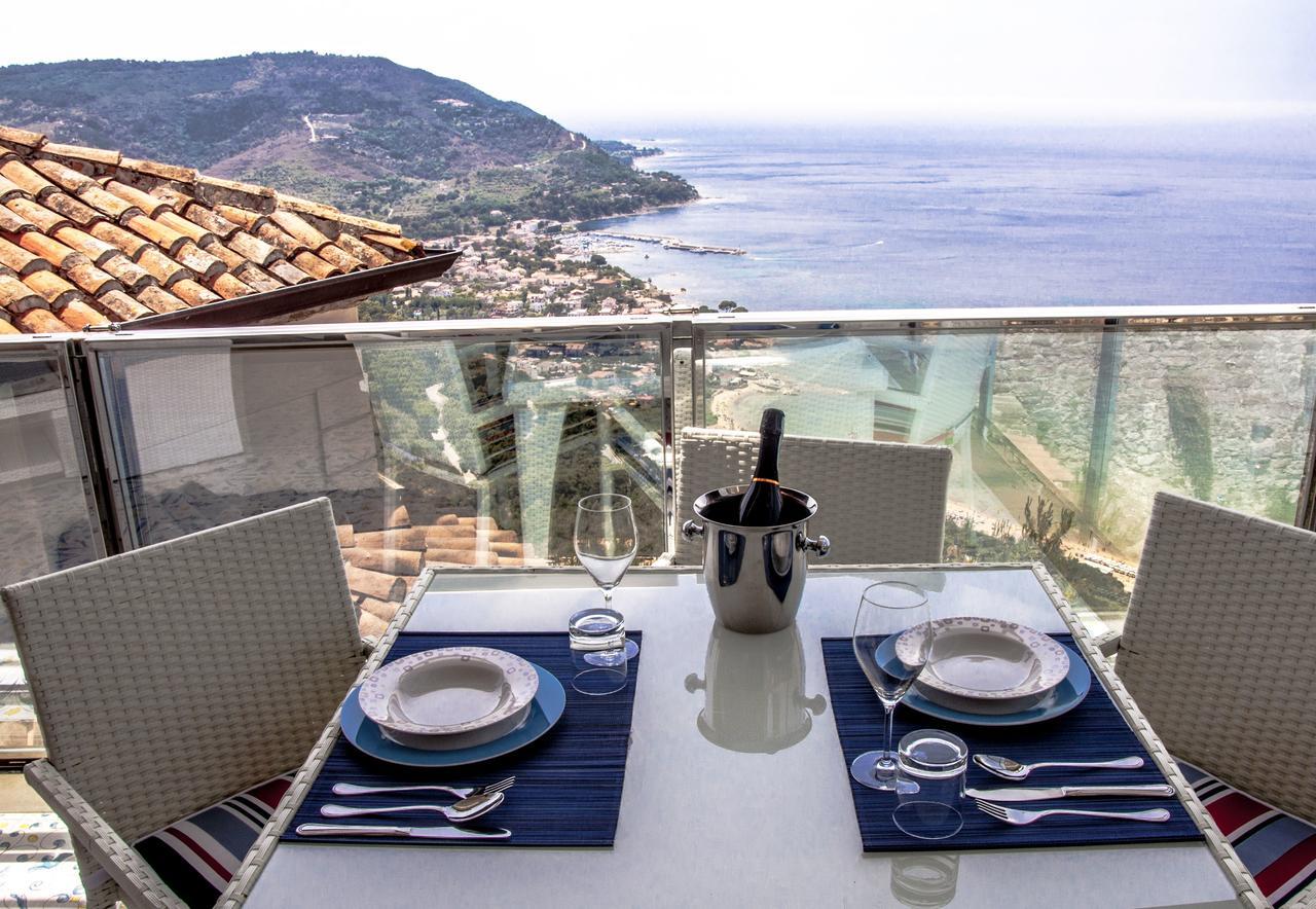 Residenza D'Epoca Tamara Lejlighedshotel Castellabate Eksteriør billede